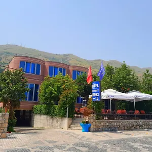 Restaurant Univers فندق